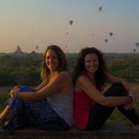 Pily y Mili around the world